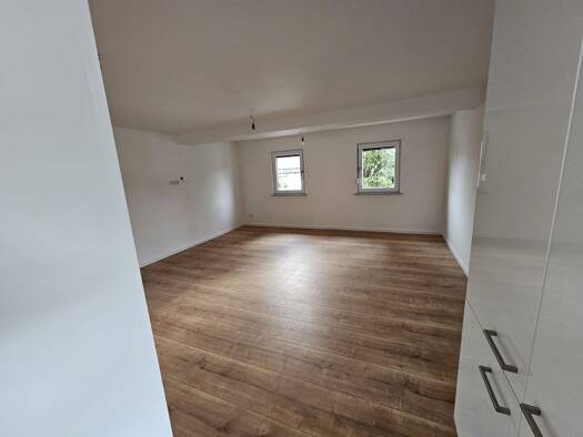 WG-Zimmer zur Miete 790 € 3 Zimmer 72 m² Geschoss 1/1 frei ab sofort Dechsendorfer Straße 1 Röttenbach 91341