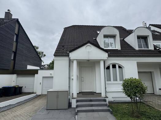 Reihenhaus zur Miete 2.790 € 4,5 Zimmer 114 m² frei ab sofort Niederkassel Stadtbezirk 4 40547