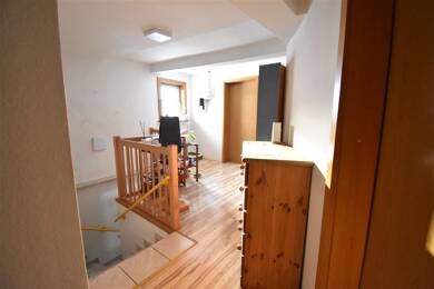 Einfamilienhaus zum Kauf 199.000 € 8 Zimmer 201,6 m² 2.086 m² Grundstück Sattenhausen Gleichen , Kr Göttingen 37130