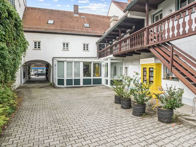 Mehrfamilienhaus zum Kauf 15 Zimmer 246 m² 1.307 m² Grundstück Ortenburg 94496