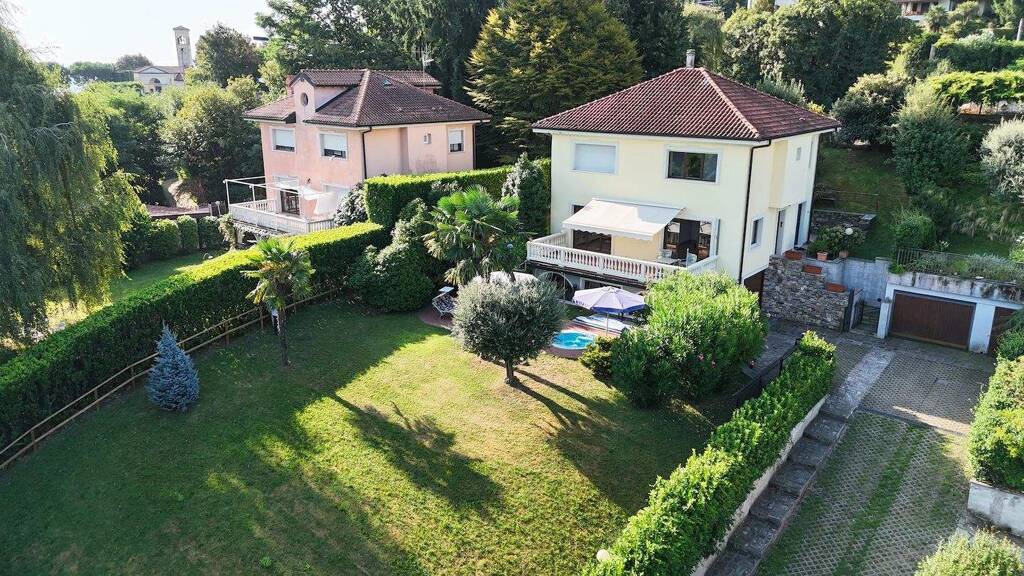 Villa zum Kauf 1.200.000 € 6 Zimmer 270 m² 320 m² Grundstück Panoramablick Stresa 28838