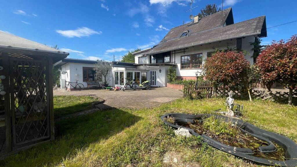 Haus zur Miete 4.500 € 10 Zimmer 290 m² 14.536 m² Grundstück Biebrich Wiesbaden 65187