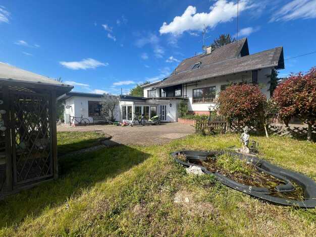 Haus zur Miete 4.500 € 10 Zimmer 290 m² 14.536 m² Grundstück Biebrich Biebrich 65187