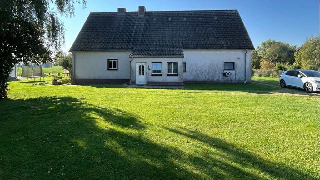 Einfamilienhaus zum Kauf 300.000 € 4 Zimmer 115 m²<br/>Wohnfläche 4.580 m²<br/>Grundstück Neu Lüdershagen Wendorf 18442