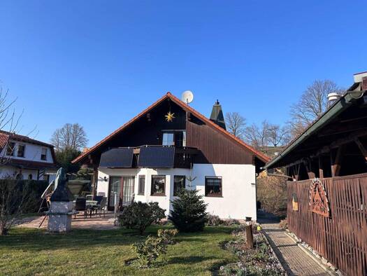 Einfamilienhaus zum Kauf 380.000 € 6 Zimmer 133 m² 1.100 m² Grundstück Mosel Zwickau 08058