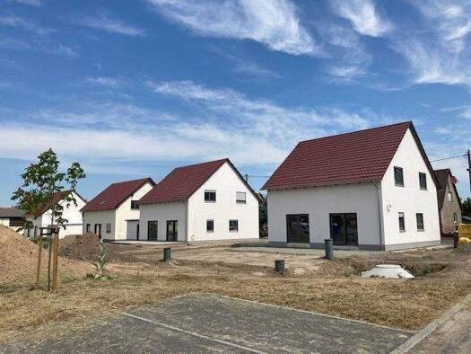 Einfamilienhaus zum Kauf - Erstbezug provisionsfrei 389.900 € 4 Zimmer 128 m² 571 m² Grundstück Zur Kastanie Nerchau Grimma 04668