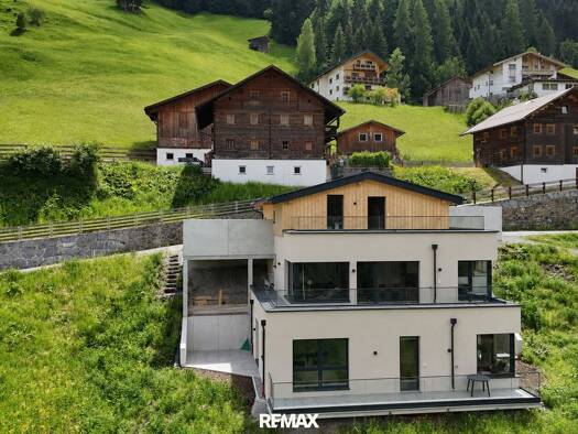 Hotel zum Kauf 1.590.000 € 8 Zimmer 389 m² Grundstück See 6553