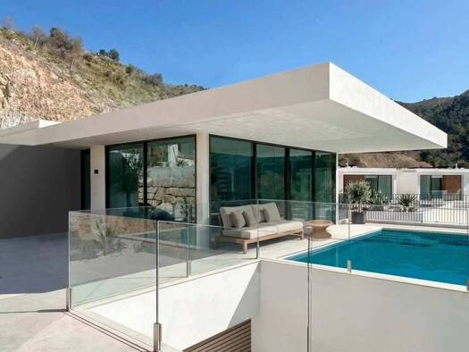 Chalet zum Kauf - Erstbezug 1.080.000 € 3 Zimmer 204 m² 500 m² Grundstück Benidorm 03503
