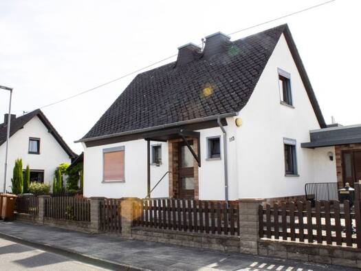 Einfamilienhaus zum Kauf 149.000 € 3 Zimmer 70 m² 225 m² Grundstück frei ab sofort Hochstraße 115 Oberbieber Neuwied 56566