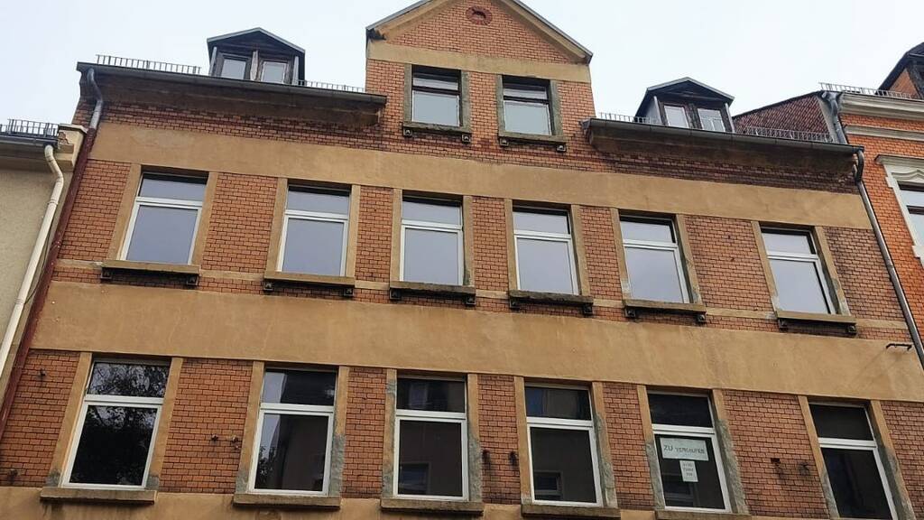 Mehrfamilienhaus zum Kauf 118.000 € 15 Zimmer 580 m² 470 m² Grundstück frei ab sofort Werdau 08412