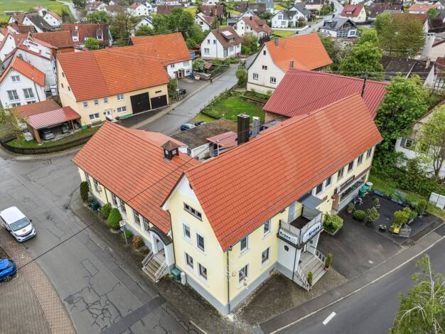 Haus zum Kauf 9 Zimmer 204,3 m² 618 m² Grundstück Grosselfingen 72415