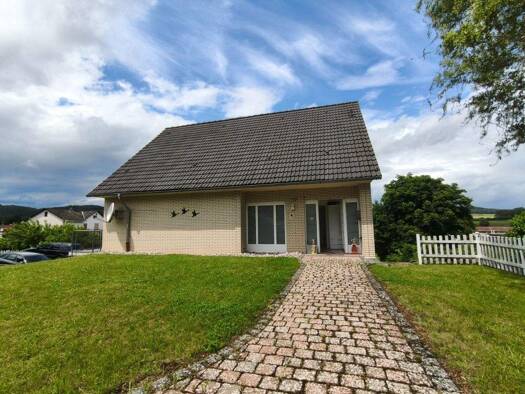 Einfamilienhaus zum Kauf 630.000 € 5 Zimmer 135 m² 863 m² Grundstück Elnhausen Marburg 35041