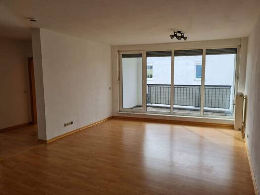 Wohnung zur Miete 750 € 1 Zimmer 80 m² 3. Geschoss frei ab sofort Erbach Homburg 66424