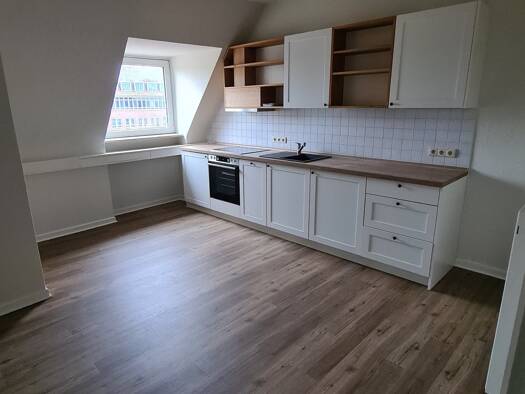 Wohnung zur Miete 800 € 3 Zimmer 95,5 m² Dachgeschoss, 3. Geschoss frei ab sofort Uelzen Uelzen 29525