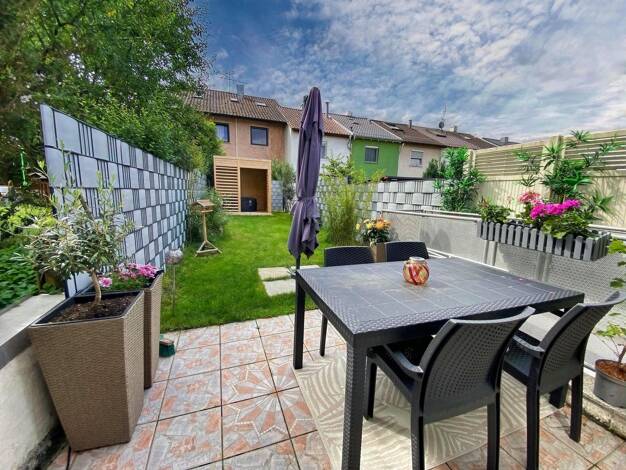 Reihenmittelhaus zum Kauf 469.000 € 4 Zimmer 104 m² 127 m² Grundstück Leonberg 71229