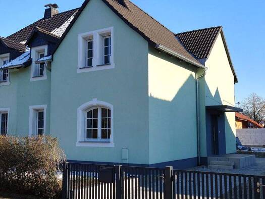 Doppelhaushälfte zur Miete 980 € 4 Zimmer 110 m² frei ab sofort Gröditz Gröditz 01609