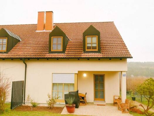 Doppelhaushälfte zum Kauf 260.000 € 5 Zimmer 141 m² 600 m² Grundstück Großbissendorf Hohenfels 92366