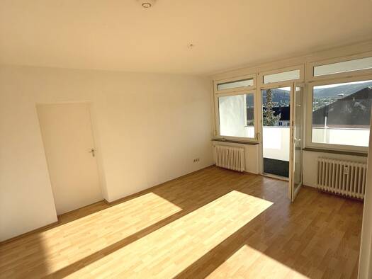 Wohnung zur Miete 810 € 4 Zimmer 94 m² Geschoss 2/3 frei ab sofort Tauberbischofsheim 97941