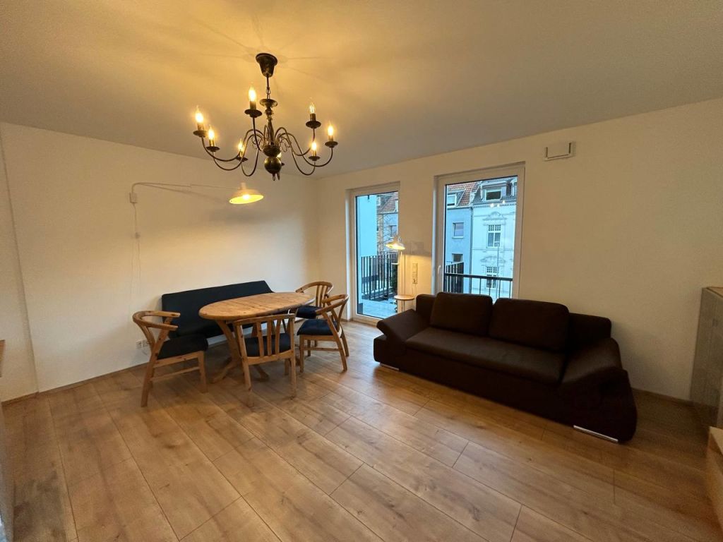 Wohnung zur Miete Wohnen auf Zeit 2.550 € 3 Zimmer 82 m²<br/>Wohnfläche 02.05.2025<br/>Verfügbarkeit Oberrather Straße Rath Düsseldorf 40472