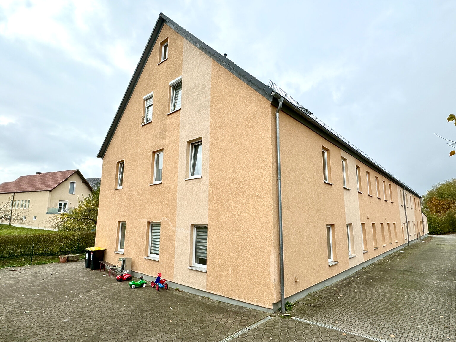 Wohnung zum Kauf 74.900 € 4 Zimmer 130,4 m²<br/>Wohnfläche 1.<br/>Geschoss Weidhausen Weidhausen bei Coburg 96279