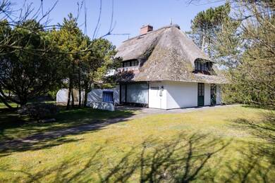 Doppelhaushälfte zum Kauf 2.350.000 € 7 Zimmer 174 m² 877 m² Grundstück frei ab 15.06.2026 Morsum Sylt OT Keitum 25980