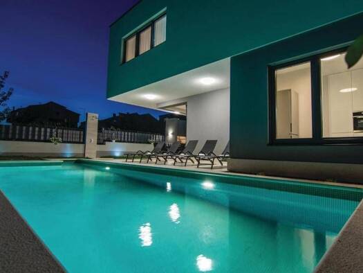 Villa zum Kauf - Erstbezug 1.890.000 € 10 Zimmer 225 m² Kaštel Kambelovac 21214