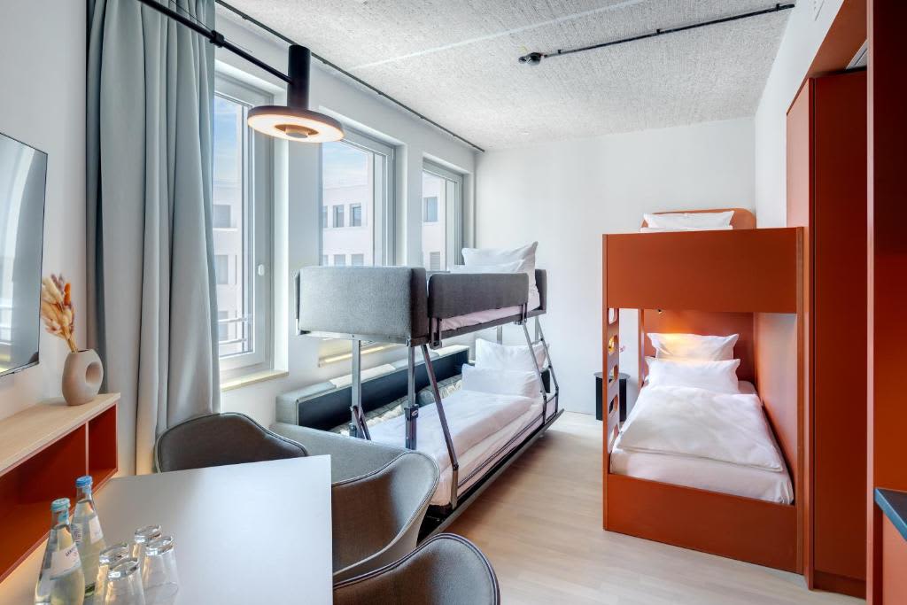 Wohnung zur Miete Wohnen auf Zeit 2.497 € 1 Zimmer 24 m²<br/>Wohnfläche ab sofort<br/>Verfügbarkeit Münchner Straße Unterföhring 85774