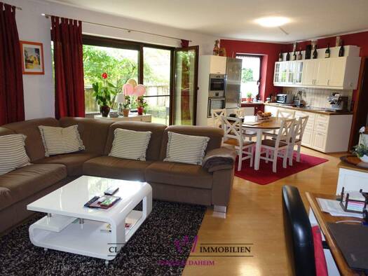 Einfamilienhaus zum Kauf 8 Zimmer 240 m² 882 m² Grundstück Feuchtwangen 91555