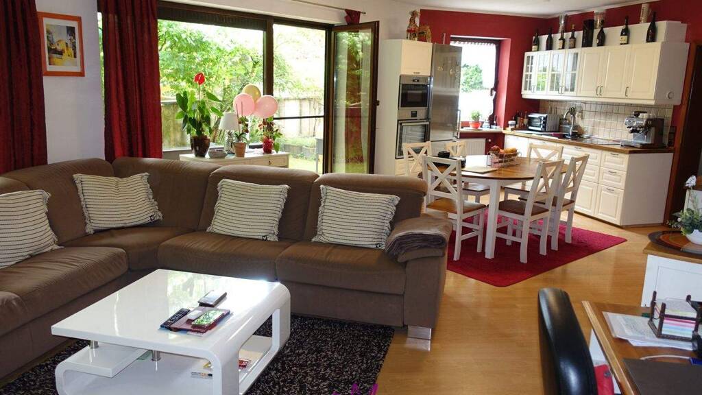 Einfamilienhaus zum Kauf 8 Zimmer 240 m² 882 m² Grundstück Feuchtwangen 91555