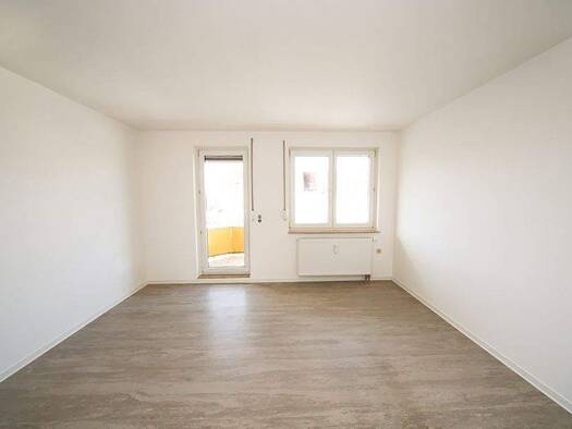 Wohnung zur Miete 379 € 3 Zimmer 73 m² 3. Geschoss frei ab sofort Lehbreite 44 Helbra 06311