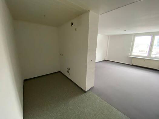 Wohnung zur Miete 366 € 2 Zimmer 54,5 m² 4. Geschoss Friedrich-König-Straße 17 Suhl 98527