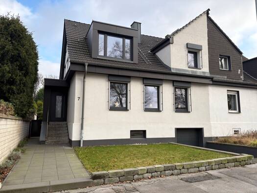 Doppelhaushälfte zur Miete 2.250 € 6 Zimmer 150 m² 439 m² Grundstück frei ab 15.03.2026 Hülser Straße 7 Buer Gelsenkirchen 45894