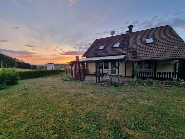 Einfamilienhaus zur Miete 1.990 € 7 Zimmer 228,1 m² 635 m² Grundstück frei ab sofort Gartensteig 5 Rohr 91189