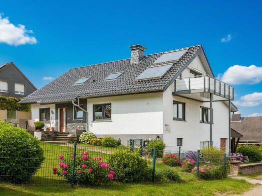 Einfamilienhaus zum Kauf 385.000 € 9 Zimmer 245 m² 925 m² Grundstück Leopoldstal Horn-Bad Meinberg / Leopoldstal 32805