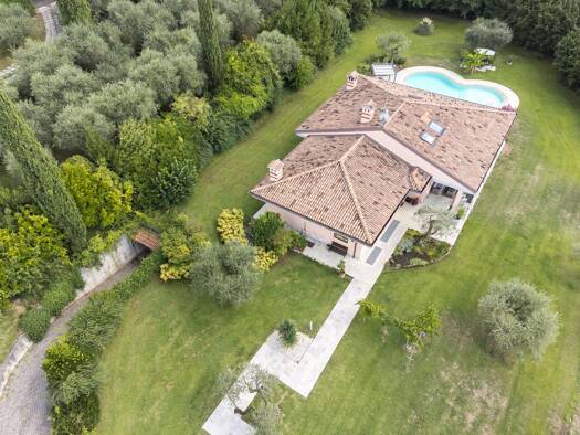 Villa zum Kauf 995.000 € 3 Zimmer 450 m² 4.000 m² Grundstück frei ab sofort Castelnuovo del Garda 37014