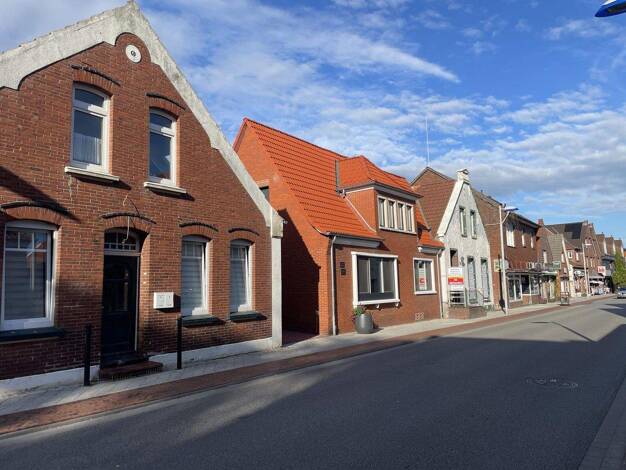 Mehrfamilienhaus zum Kauf provisionsfrei 495.000 € 7 Zimmer 200 m² 279 m² Grundstück Hauptstraße 50 A Hage Hage/Ostfriesland 26524