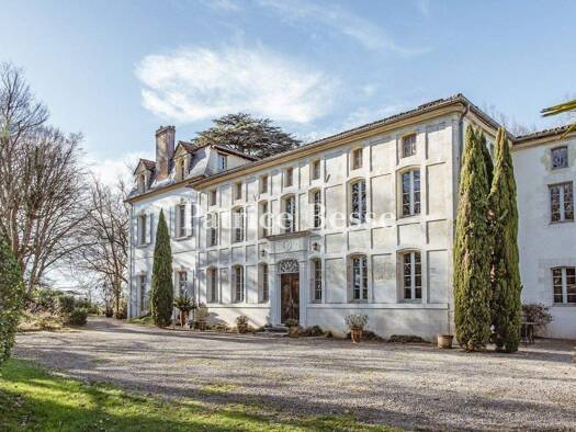 Schloss zum Kauf 1.300.000 € 19 Zimmer 700 m² 15.755 m² Grundstück Centre Ville Dax 40100