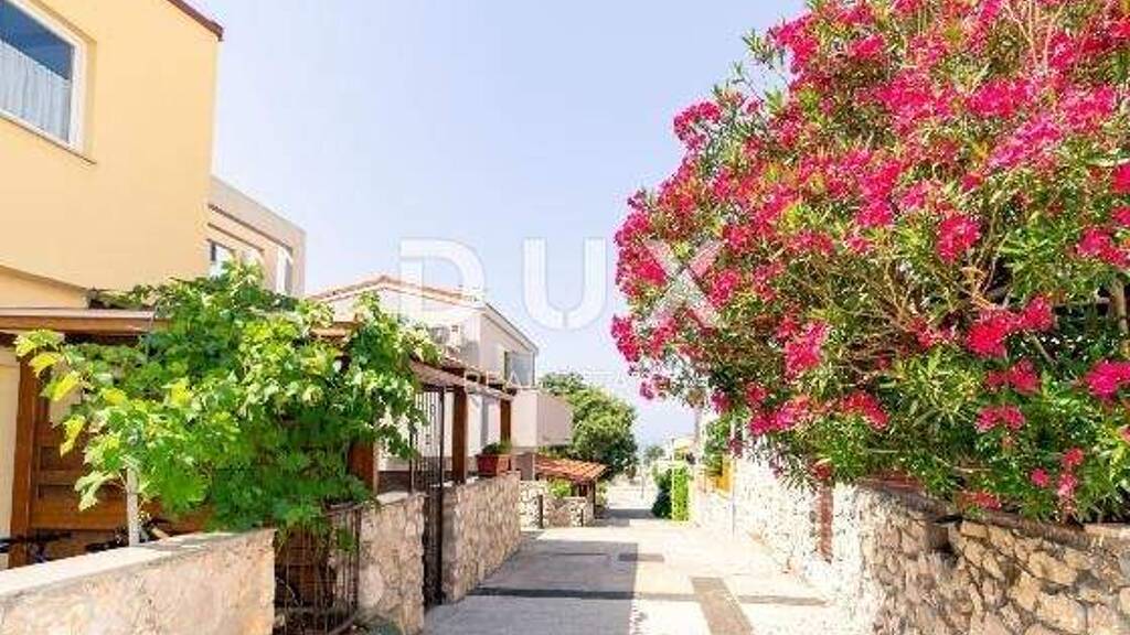 Doppelhaushälfte zum Kauf 890.000 € 10 Zimmer Novalja 53291