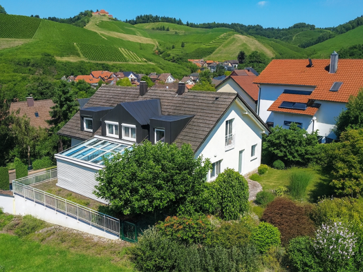 Villa zum Kauf 1.050.000 € 9 Zimmer 268 m² 1.052 m² Grundstück Durbach 77770