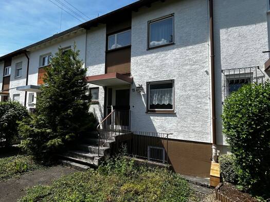 Reihenmittelhaus zum Kauf 230.000 € 5 Zimmer 110 m² 203 m² Grundstück frei ab sofort Johann-Kling-Straße 15 Krumbach Krumbach (Schwaben) 86381