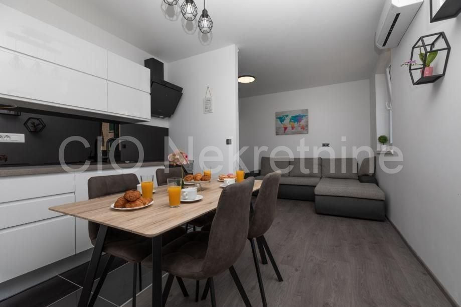 Wohnung zum Kauf 420.000 € 2 Zimmer 75 m²<br/>Wohnfläche 1.<br/>Geschoss Grad