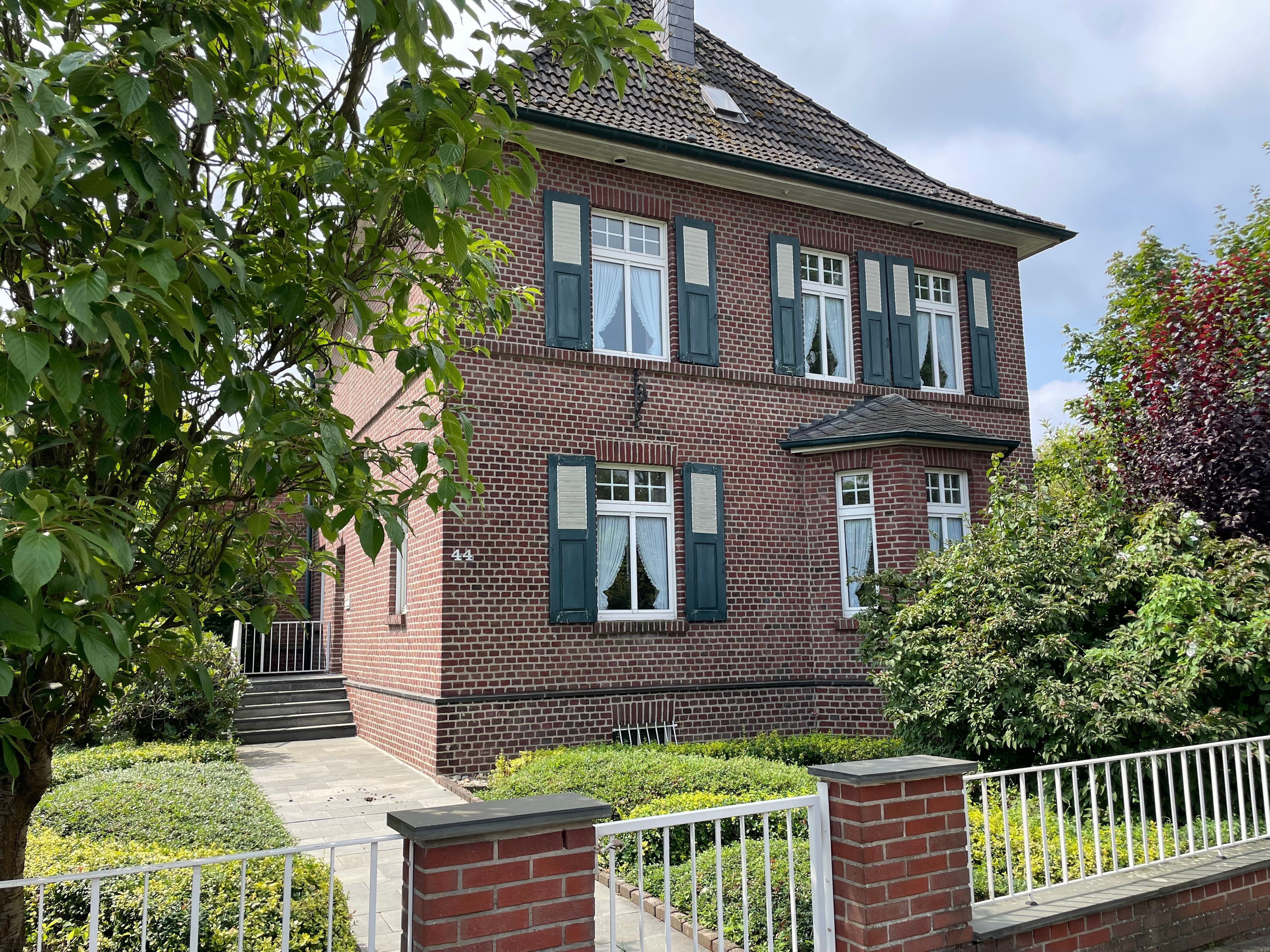 Herrenhaus zum Kauf 599.000 € 5 Zimmer 170 m²<br/>Wohnfläche 2.032 m²<br/>Grundstück ab sofort<br/>Verfügbarkeit Gladbacher Straße 44 Waldniel Schwalmtal 41366