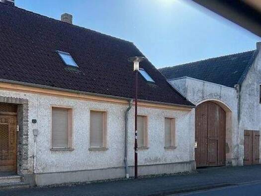 Reihenmittelhaus zum Kauf 25.500 € 6 Zimmer 280 m² 1.073 m² Grundstück frei ab sofort Grüne Straße 27 Lindau Zerbst/Anhalt 39264