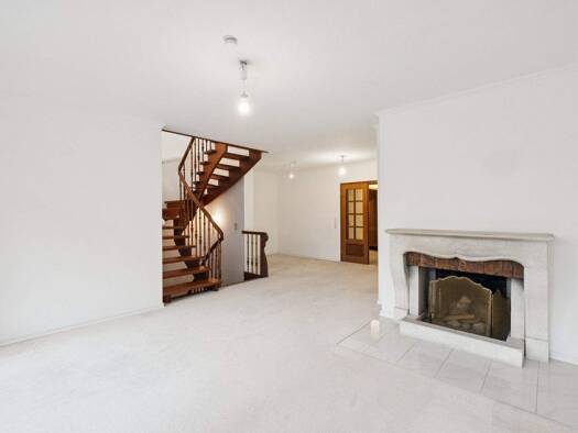 Haus zur Miete 2.420 € 6 Zimmer 131 m² frei ab 01.02.2026 Groß Flottbek Hamburg 22607