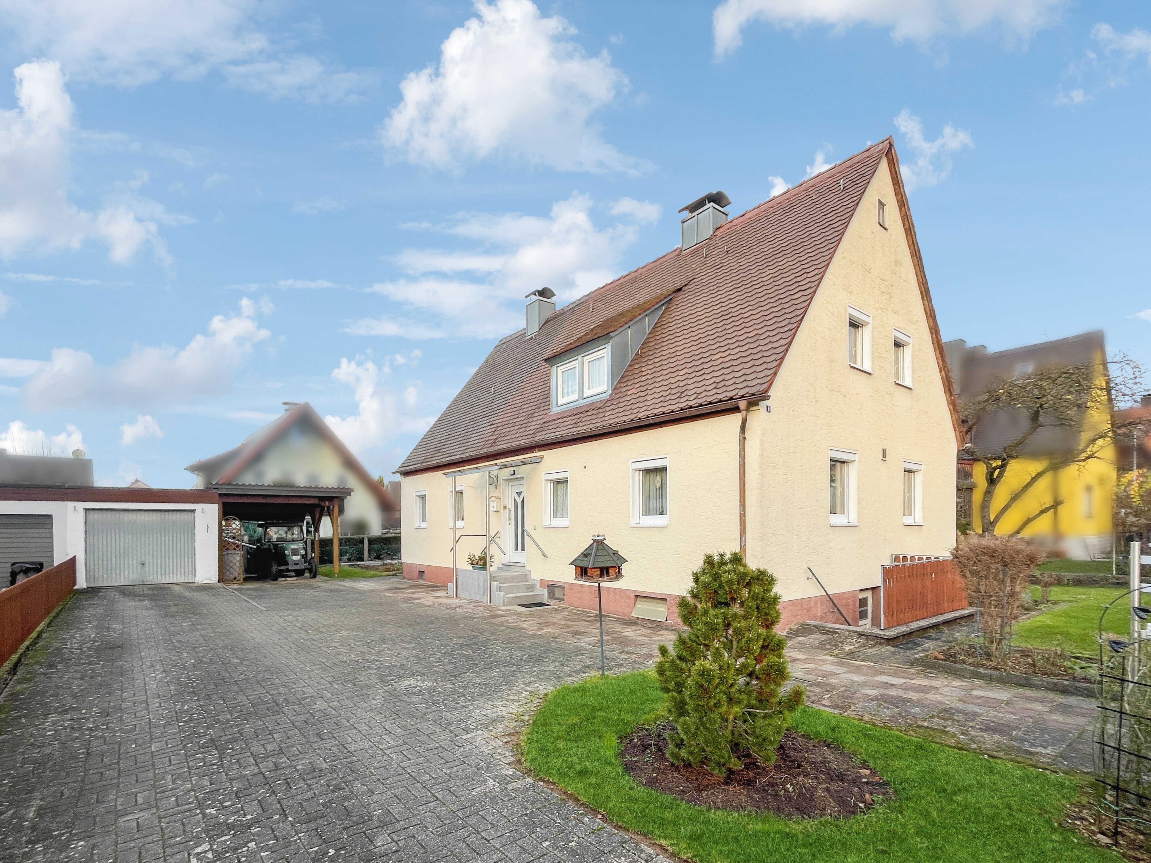 Mehrfamilienhaus zum Kauf 349.000 € 9 Zimmer 160 m²<br/>Wohnfläche 585 m²<br/>Grundstück Forchheim Forchheim 91301