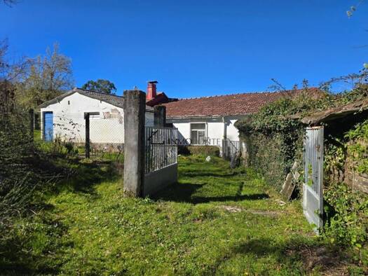 Villa zum Kauf 55.000 € 4 Zimmer 242 m² 1.342 m² Grundstück Forcarei 36569