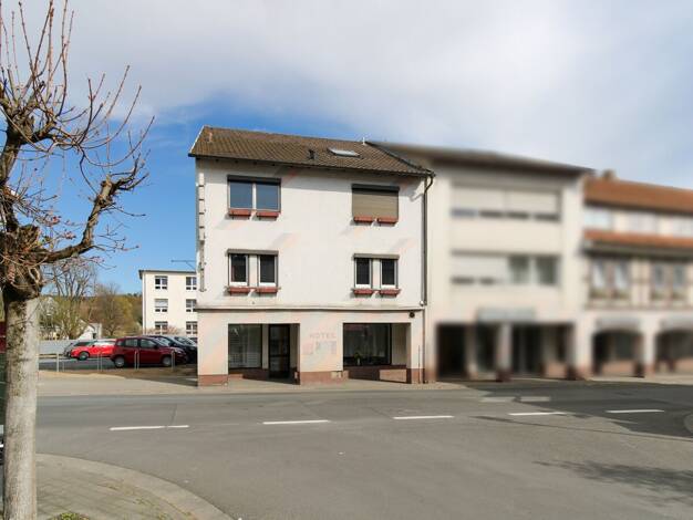 Doppelhaushälfte zum Kauf 170.000 € 12 Zimmer 249 m² 112 m² Grundstück Schlitz Schlitz 36110