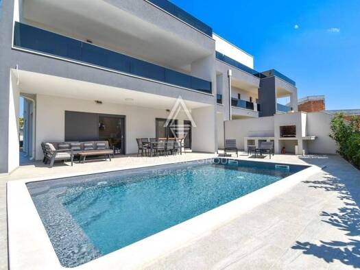 Einfamilienhaus zum Kauf 950.000 € 9 Zimmer 280 m² Poreč Poreč 52440