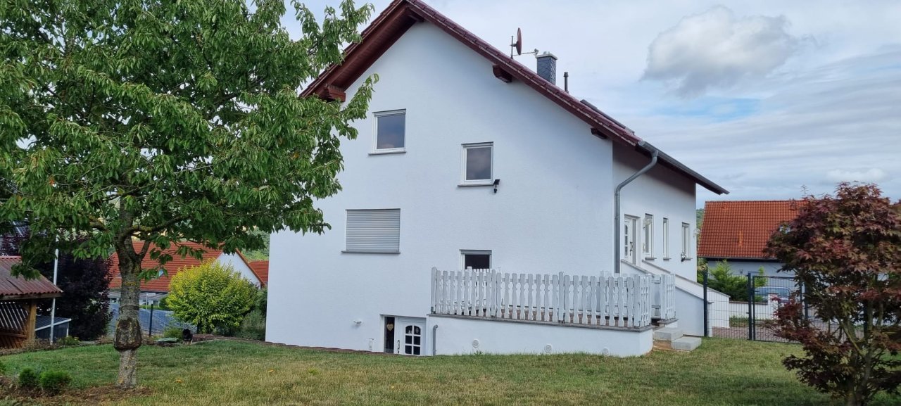 Mehrfamilienhaus zum Kauf provisionsfrei 475.000 € 8 Zimmer 254 m²<br/>Wohnfläche 865 m²<br/>Grundstück Moselstr. 7 Sontra Sontra 36205