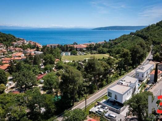 Haus zum Kauf 1.950.000 € 7 Zimmer 330 m² Opatija 0
